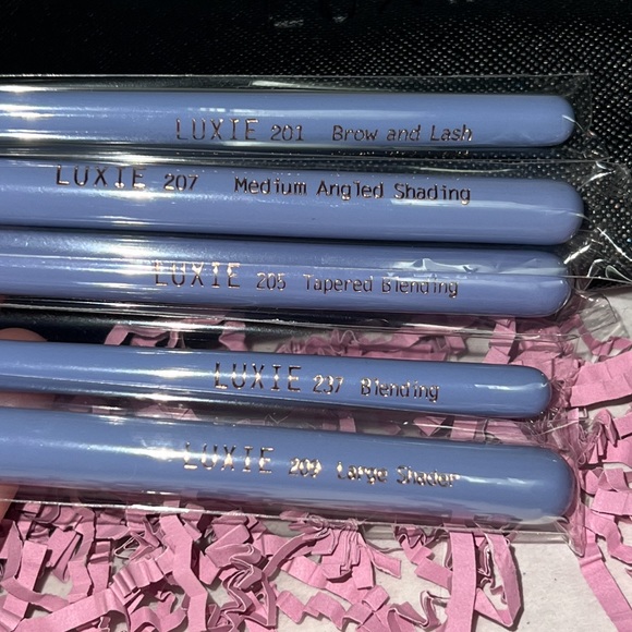 Luxie 5 pcs Makeup Brushes with Case - Picture 6 of 11